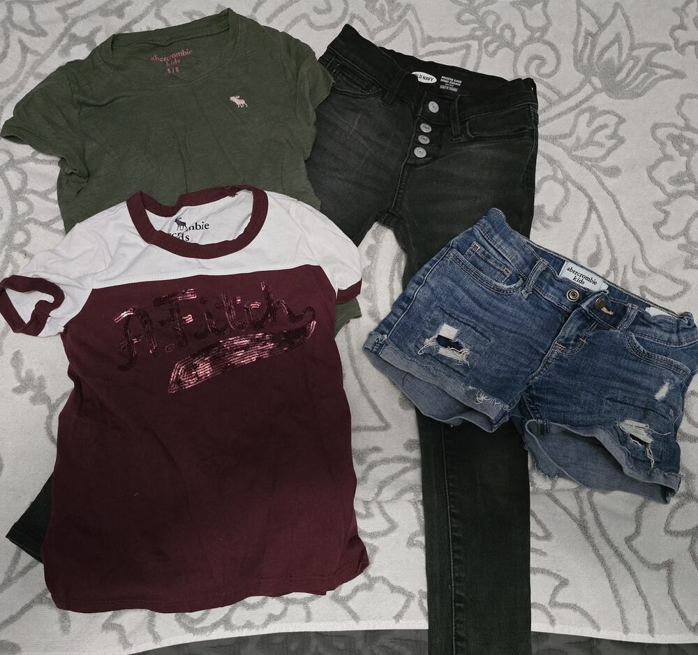Abercrombie Kids & Old Navy Girl Bundle Size 5/6 (4-Piece Lot T-Shirts & Denim)